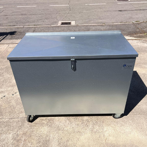 Carrello porta mangime