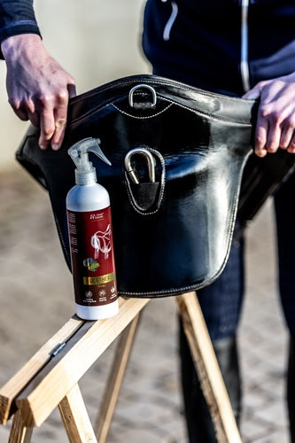 Sapone spray per cuoio